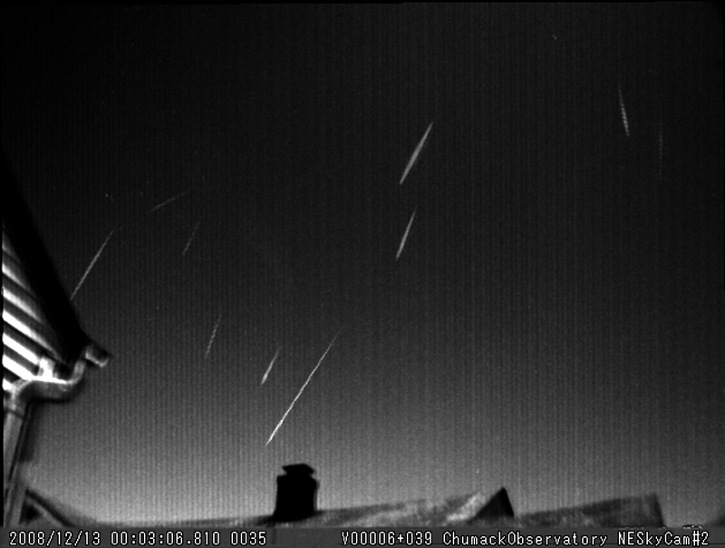 http://spaceweather.com/meteors/geminids/images2008/13dec08/John-Chumack-M20081213_Chumack1.jpg