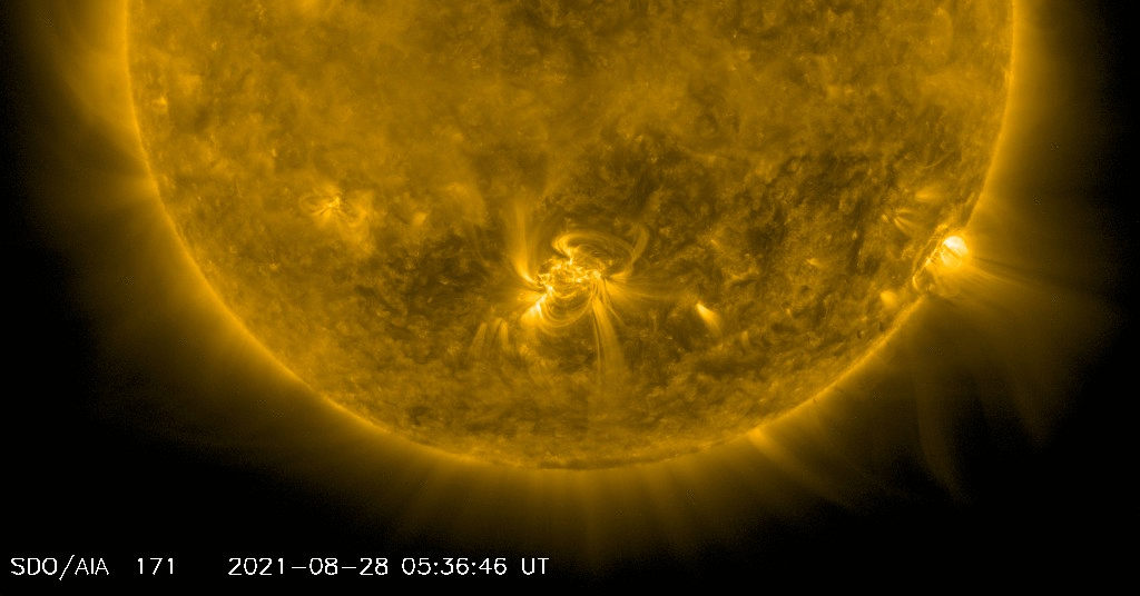 https://spaceweather.com/images2021/28aug21/m5_gold_crop.gif