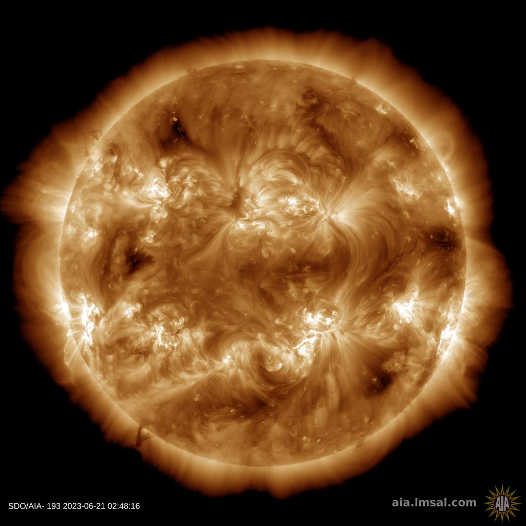 Опасны ли вспышки на солнце. Как выглядит солнце. Solar Dynamics Observatory.